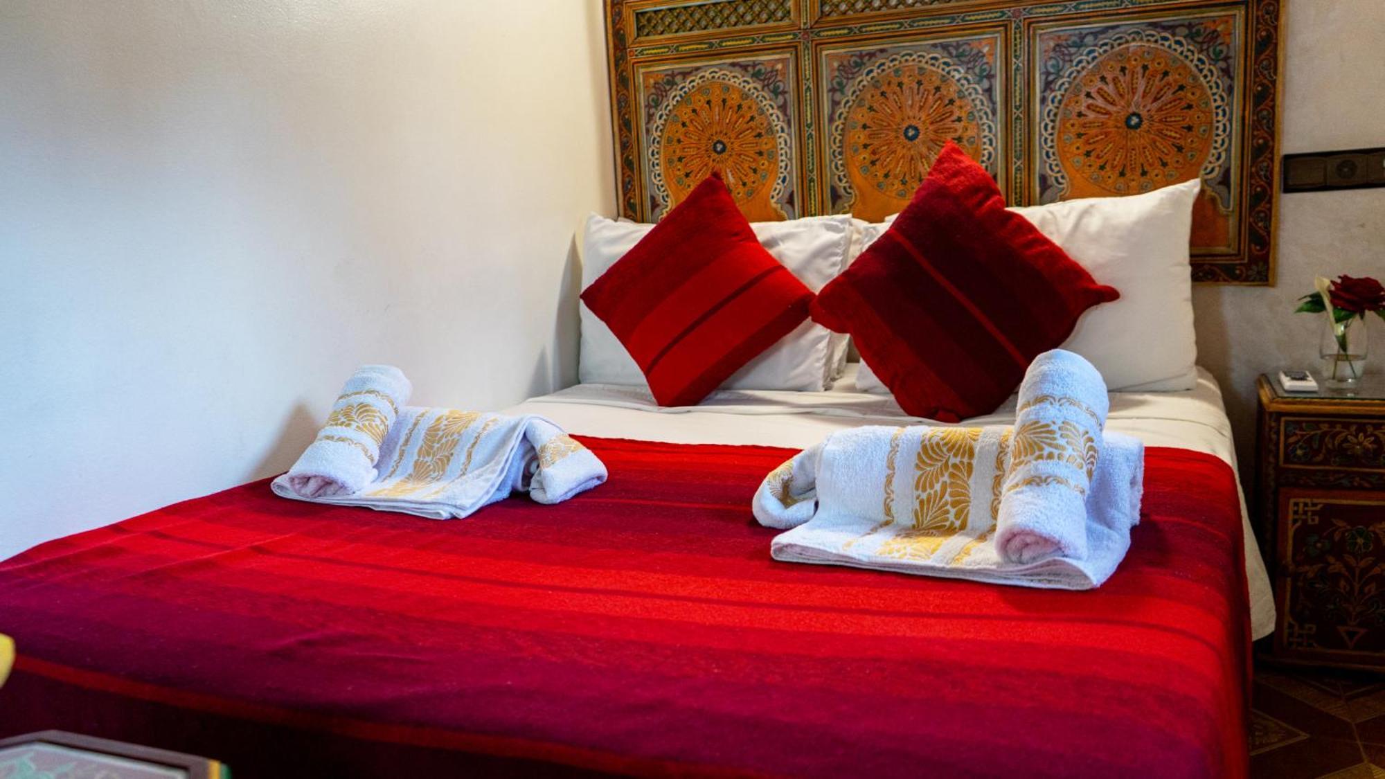 Riad Dar El Ouedghiri Fez Buitenkant foto