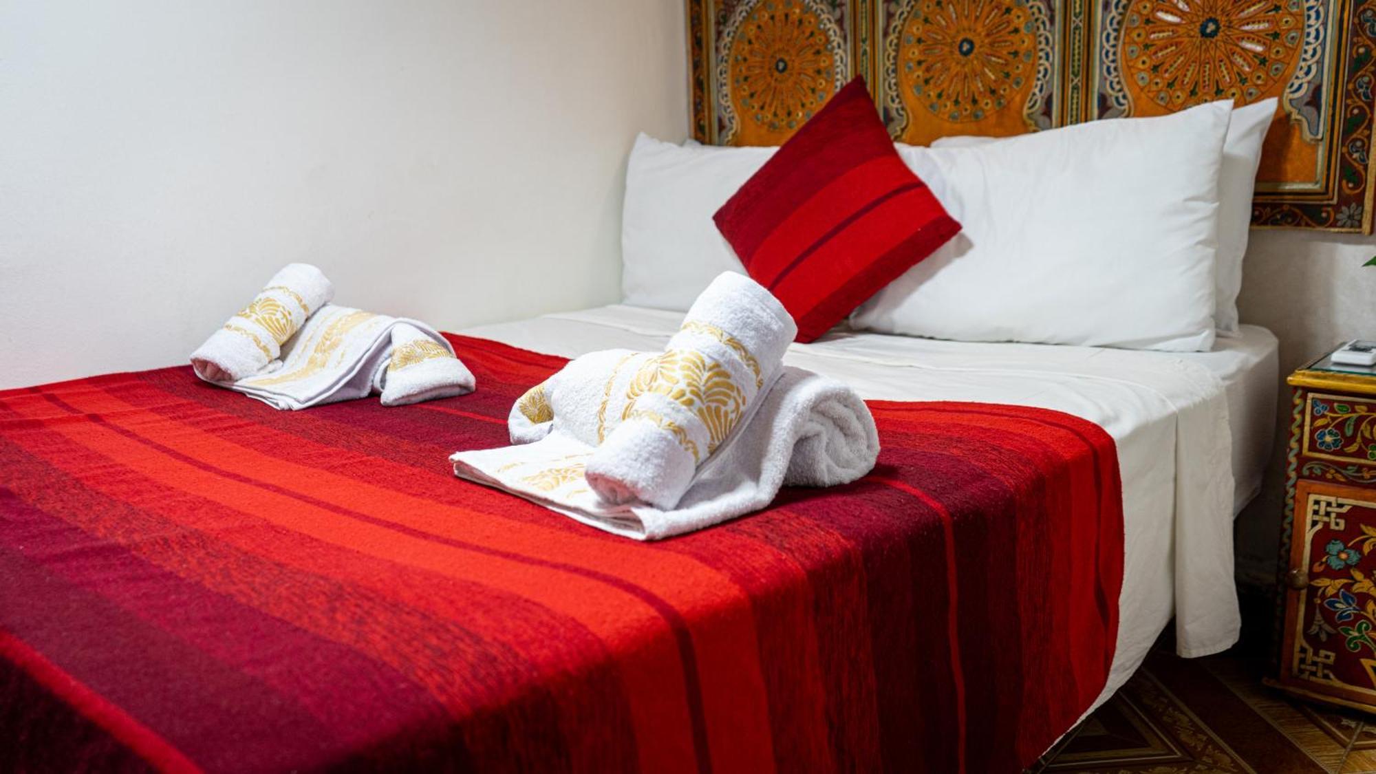 Riad Dar El Ouedghiri Fez Buitenkant foto