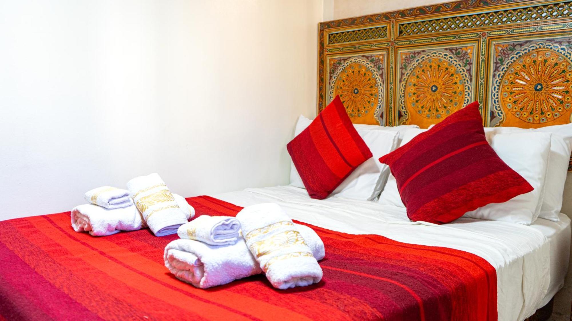 Riad Dar El Ouedghiri Fez Buitenkant foto