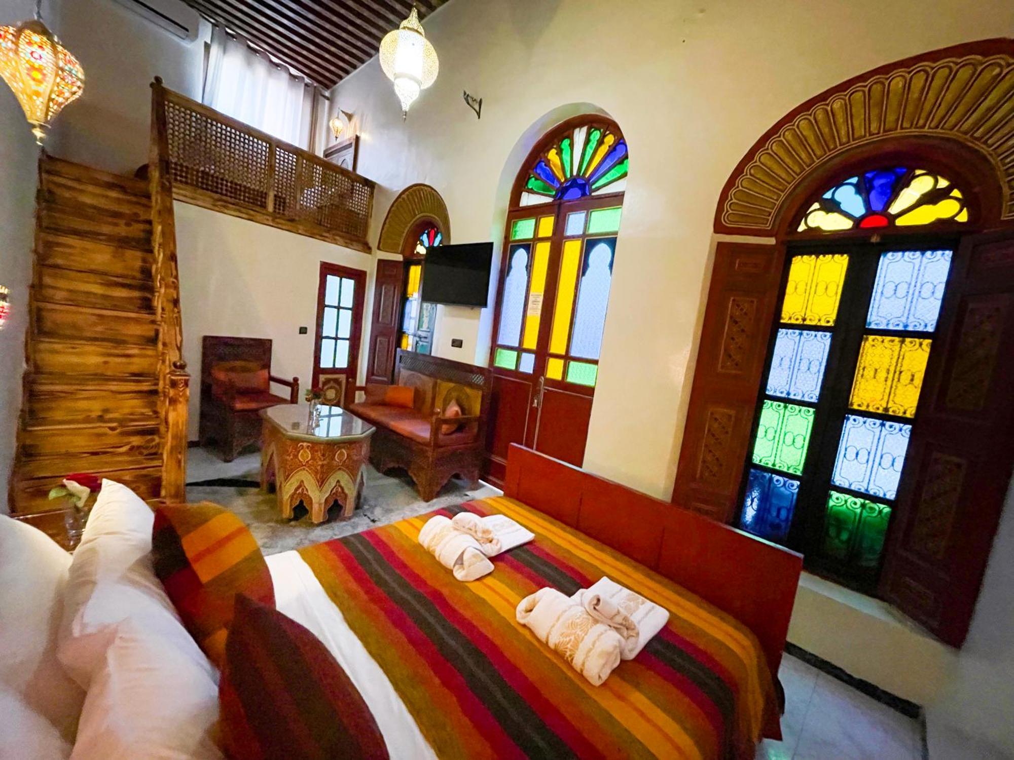 Riad Dar El Ouedghiri Fez Buitenkant foto