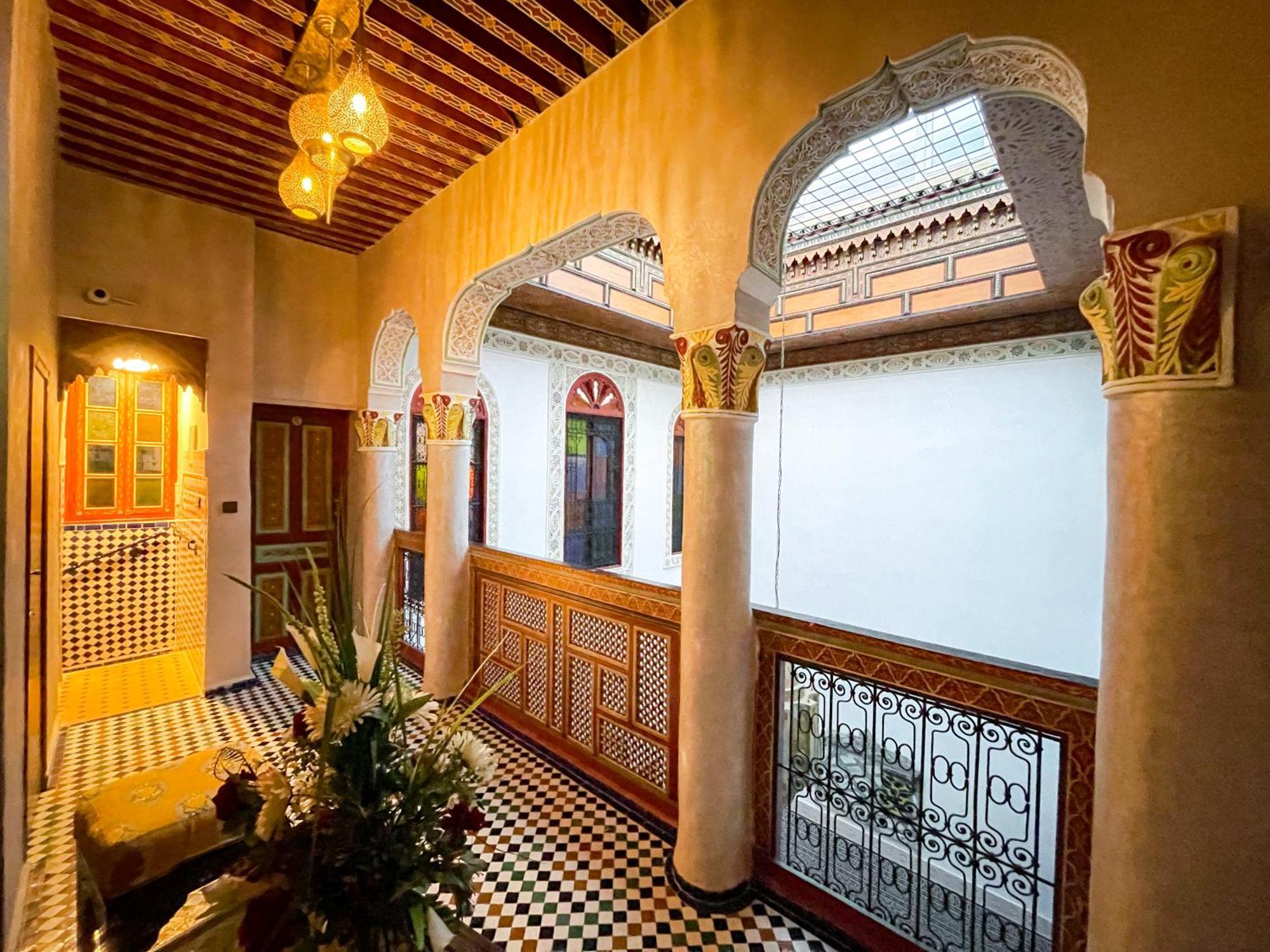 Riad Dar El Ouedghiri Fez Buitenkant foto